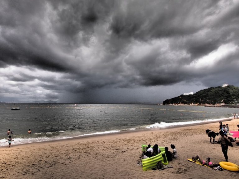 tung-wan-rainstorm-pre-vicente2012Jul22_7810800px